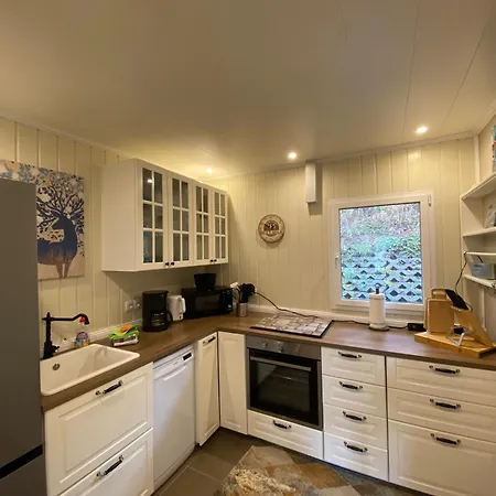 Eifelcottage Rotkehlchen 펜션 *